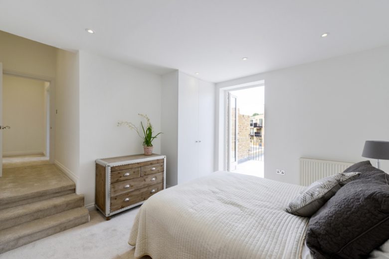SOLD: Knight’s Hill SE27